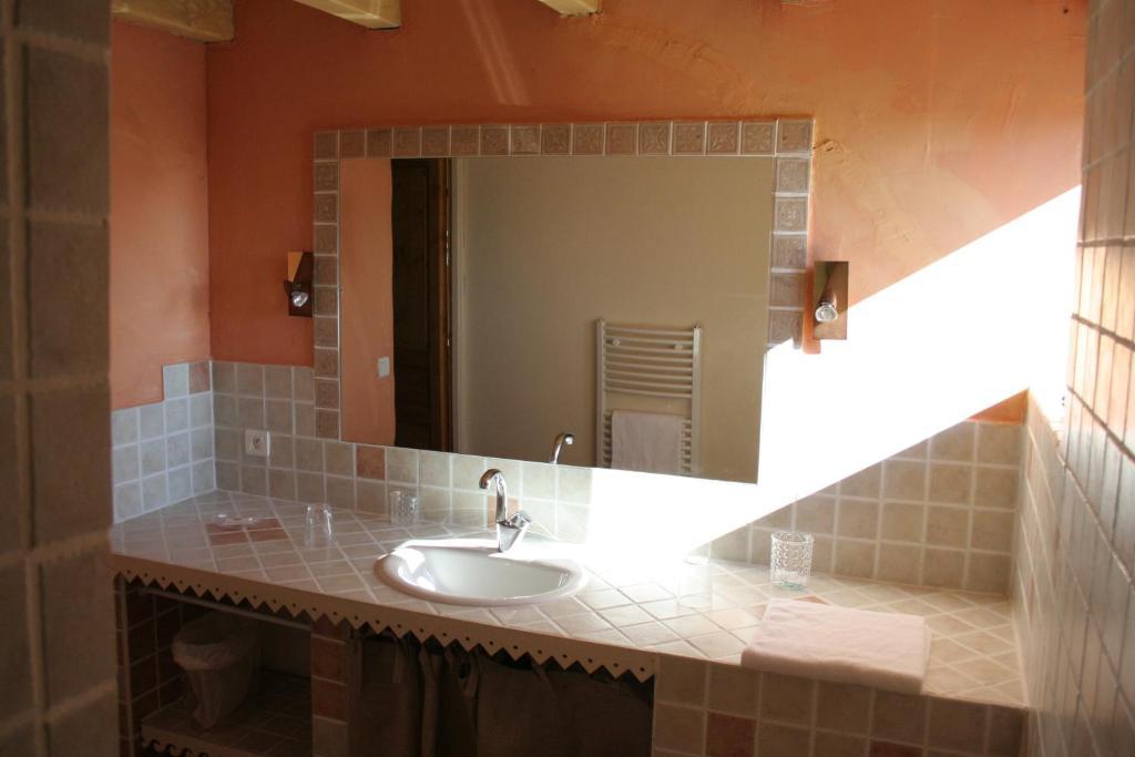 Chambres D'Hotes La Cime Beaujolaise Poule-les-Echarmeaux Номер фото